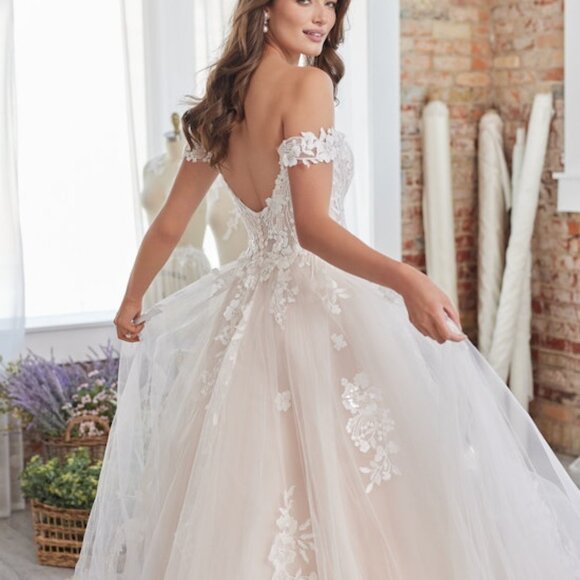 Maggie Sottero Harlem Wedding Dress US Size 10 - Picture 2 of 15